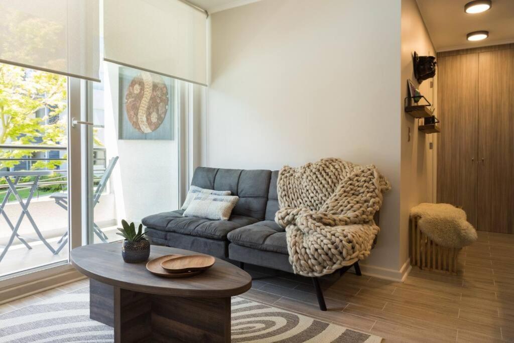 Condominio: Tranquil Two-bedroom Retreat With Pool And Access Apartamento *